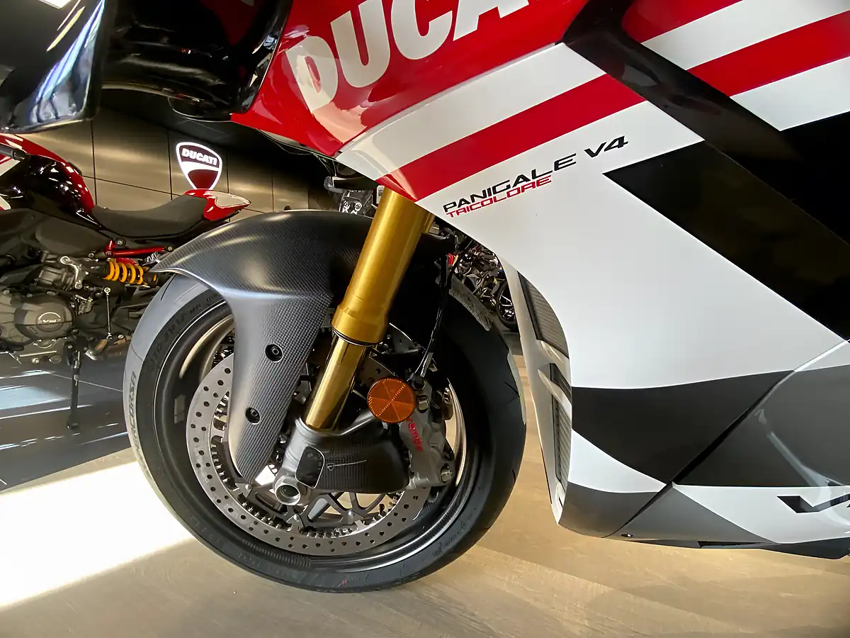 Used 2026 Ducati Panigale V4 Foggy Tributo Tricolore - Interior and Exterior details 13