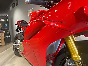 Used 2026 Ducati Panigale V4 S - Interior and Exterior details 8