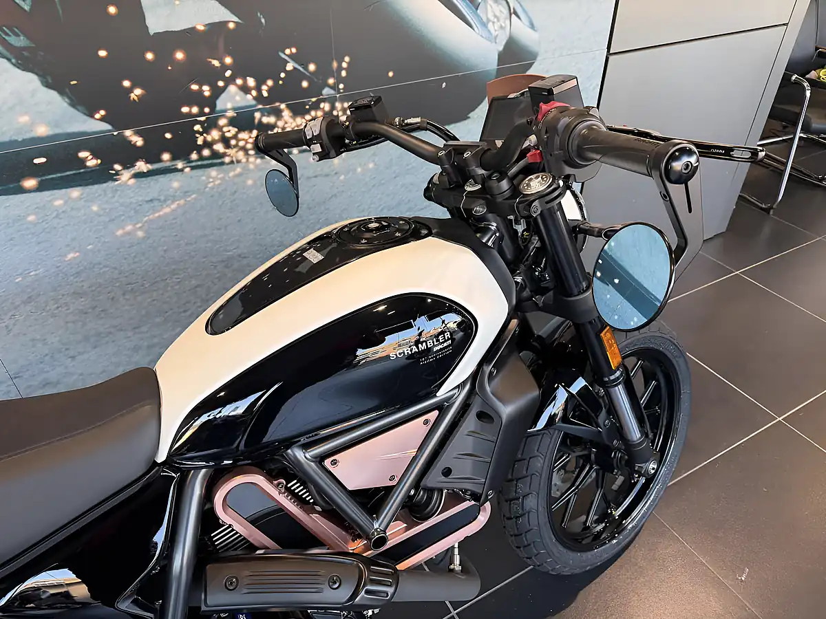 Used 2026 Ducati Scrambler 10th Anniversario Rizoma Edition Metal Rose - Interior and Exterior details 9