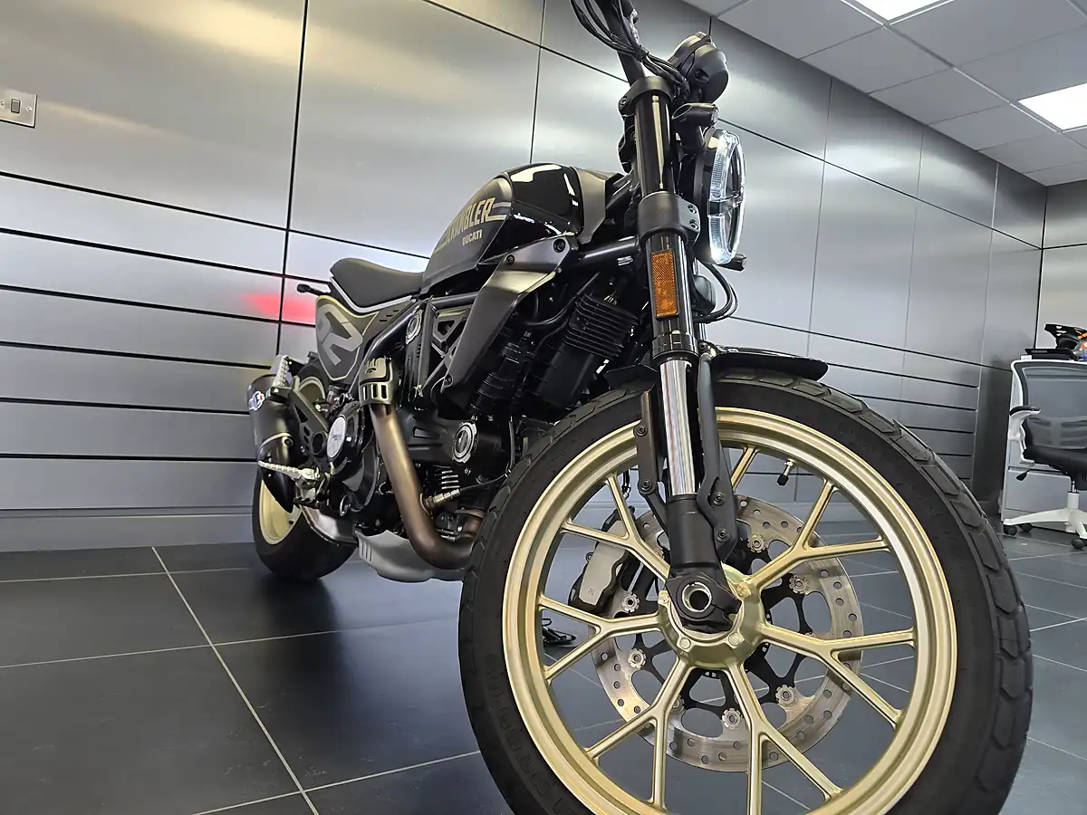 Used 2026 Ducati Scrambler Full Throttle Black - Interior and Exterior details 11