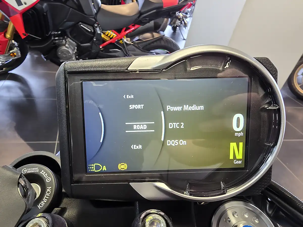 Used 2026 Ducati Scrambler Full Throttle Black - Interior and Exterior details 14