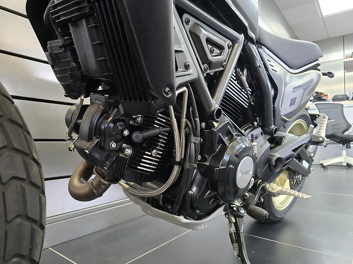 Used 2026 Ducati Scrambler Full Throttle Black - Interior and Exterior details 18