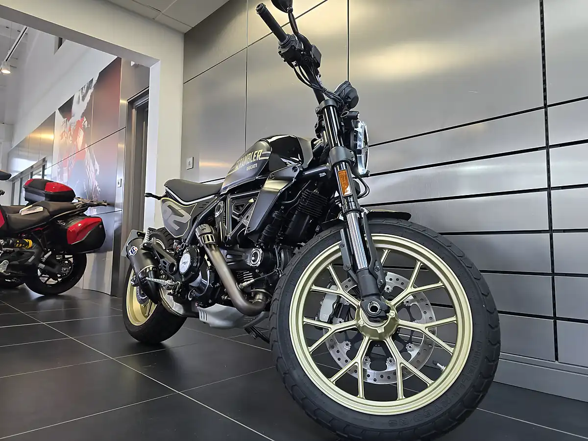 Used 2026 Ducati Scrambler Full Throttle Black - Interior and Exterior details 2