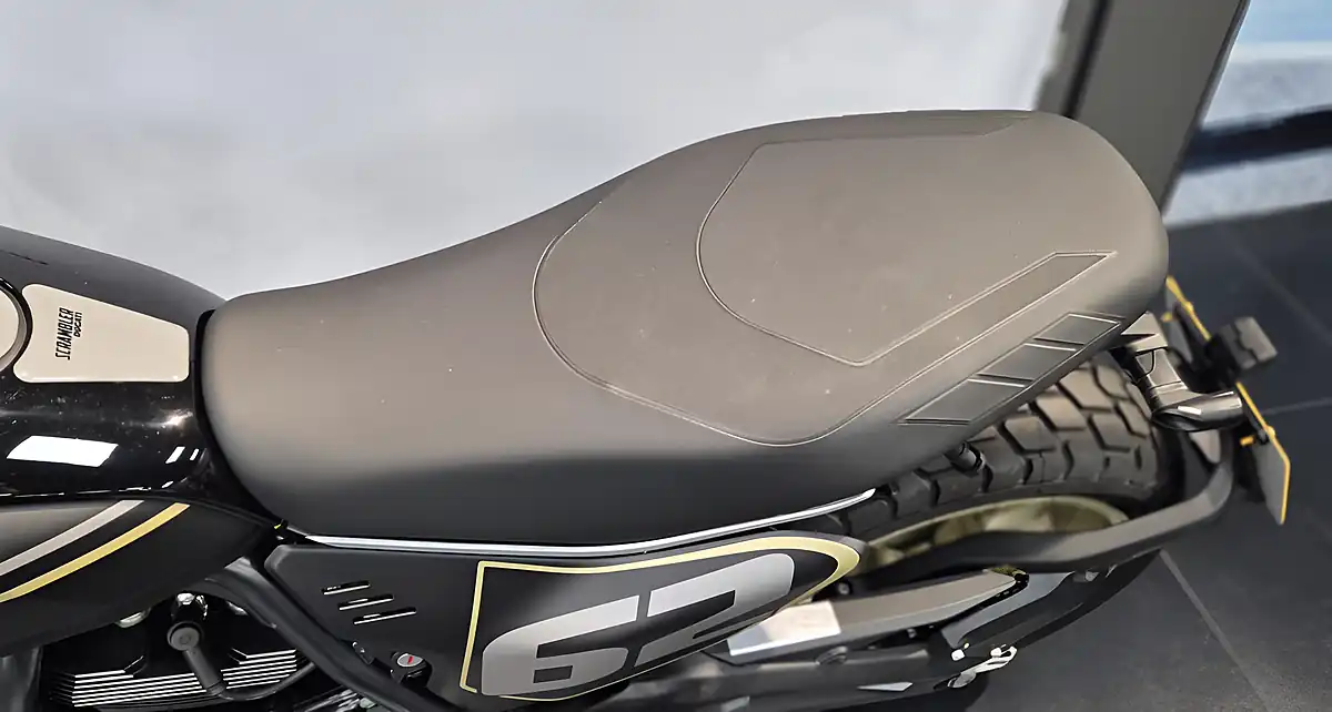 Used 2026 Ducati Scrambler Full Throttle - Interior and Exterior details 14