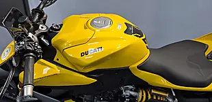 Used 2026 Ducati Streetfighter V2 S Giallo Yellow - Interior and Exterior details 6