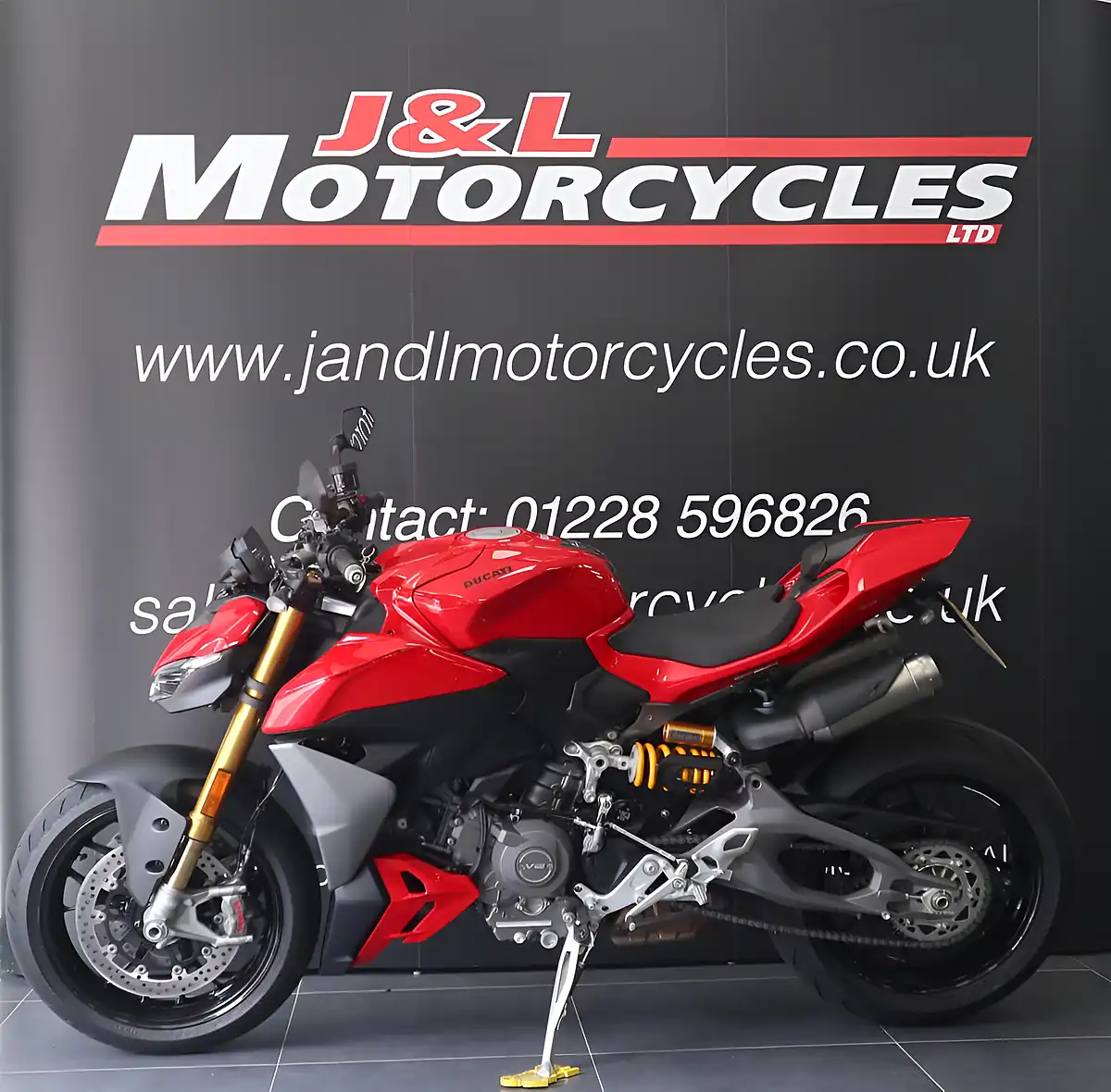 Used 2026 Ducati Streetfighter V2 S Red - Interior and Exterior details 6