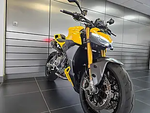 Used 2026 Ducati Streetfighter V2 S Yellow - Interior and Exterior details 11