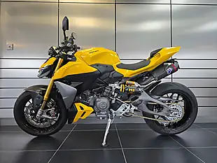Used 2026 Ducati Streetfighter V2 S Yellow - Interior and Exterior details 15