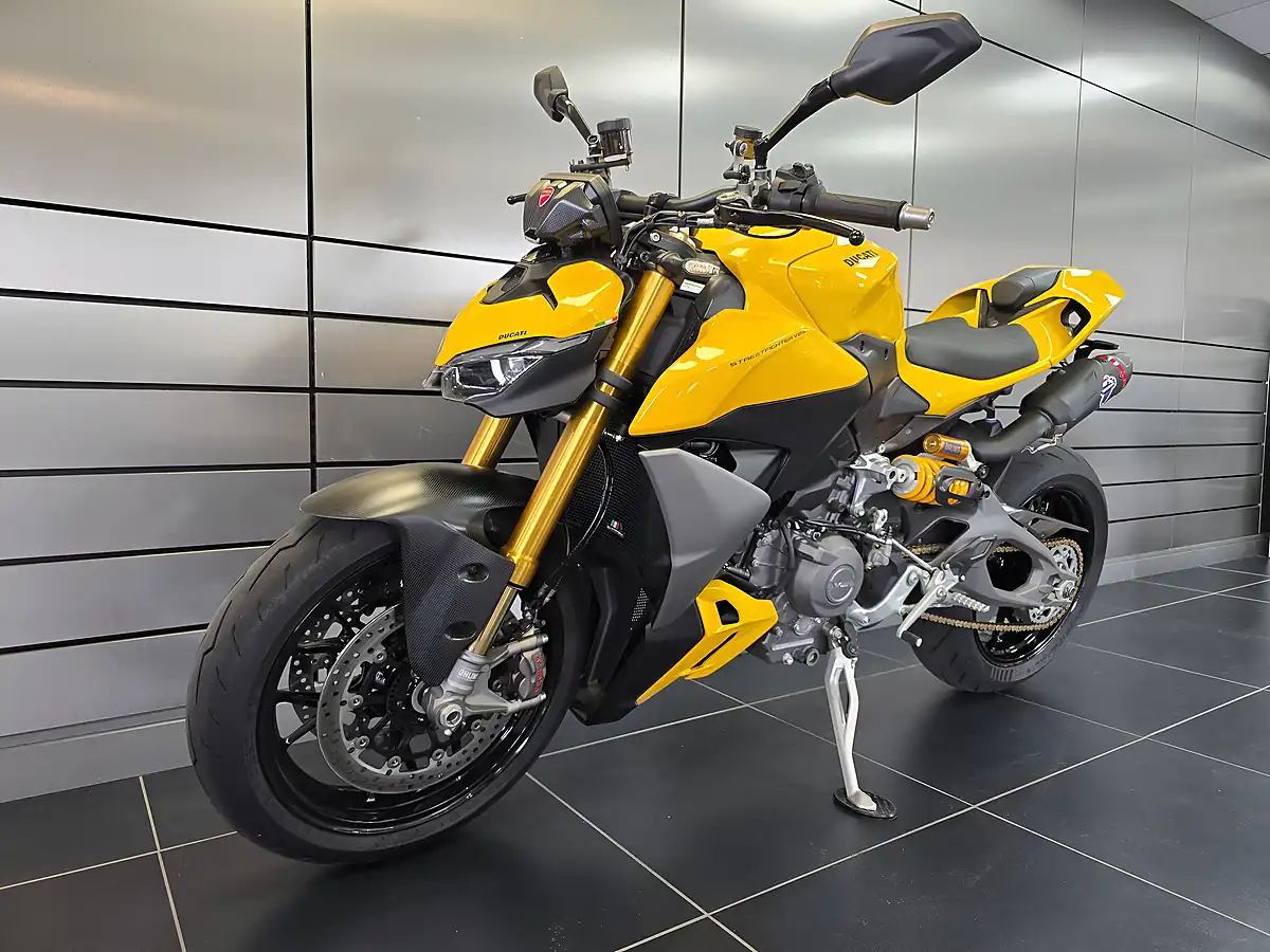 Used 2026 Ducati Streetfighter V2 S Yellow - Interior and Exterior details 17