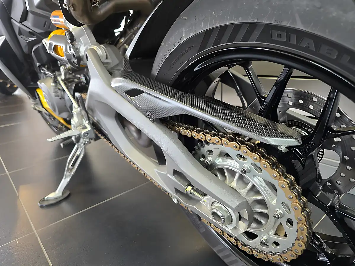Used 2026 Ducati Streetfighter V2 S Yellow - Interior and Exterior details 18