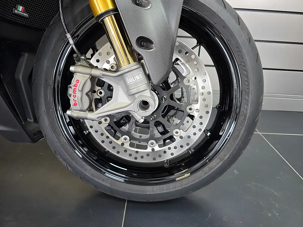 Used 2026 Ducati Streetfighter V2 S Yellow - Interior and Exterior details 4