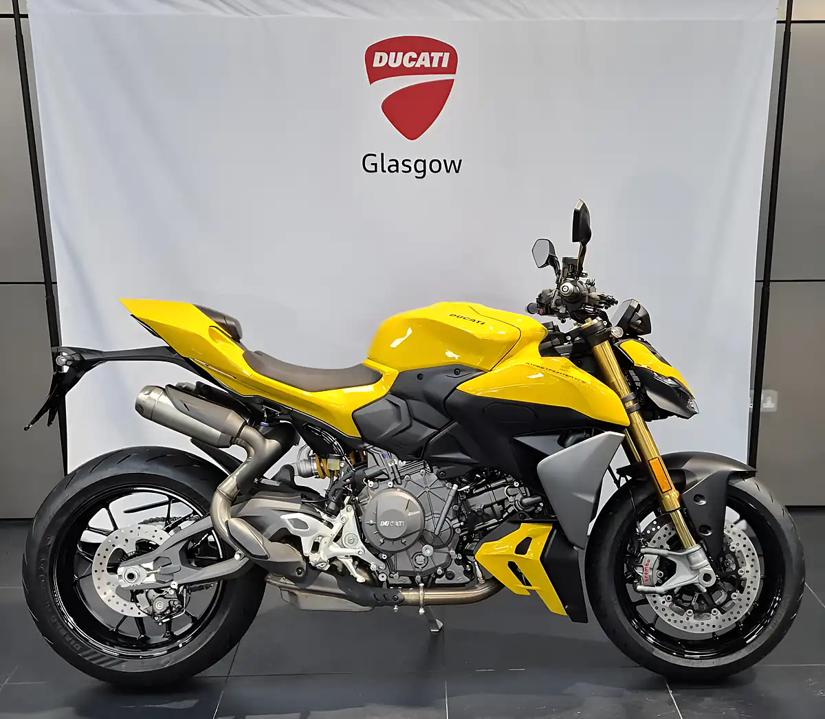 Used 2026 Ducati Streetfighter V2s S Giallo Yellow - Front View