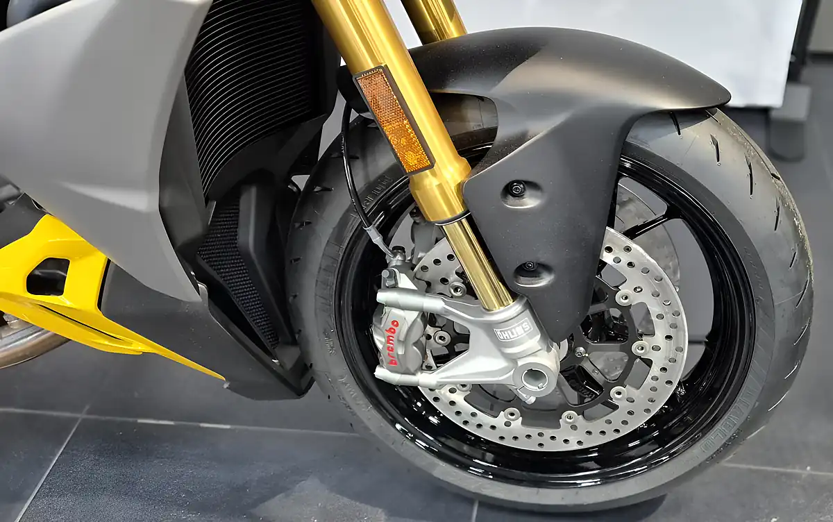 Used 2026 Ducati Streetfighter V2s S Giallo Yellow - Interior and Exterior details 13