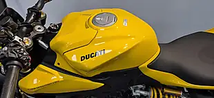 Used 2026 Ducati Streetfighter V2s S Giallo Yellow - Interior and Exterior details 4