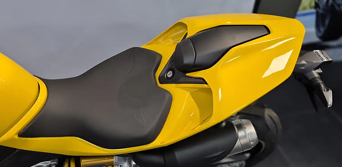 Used 2026 Ducati Streetfighter V2s S Giallo Yellow - Interior and Exterior details 5