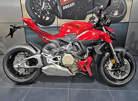 2026 Ducati Streetfighter V4 Desmosedici V4