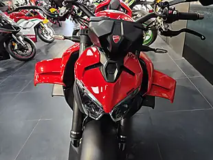 Used 2026 Ducati Streetfighter V4 - Interior and Exterior details 11