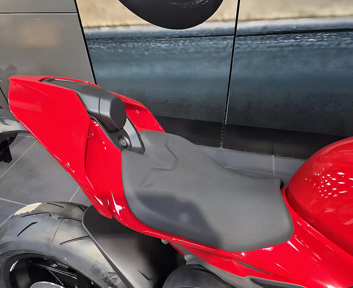 Used 2026 Ducati Streetfighter V4 - Interior and Exterior details 12