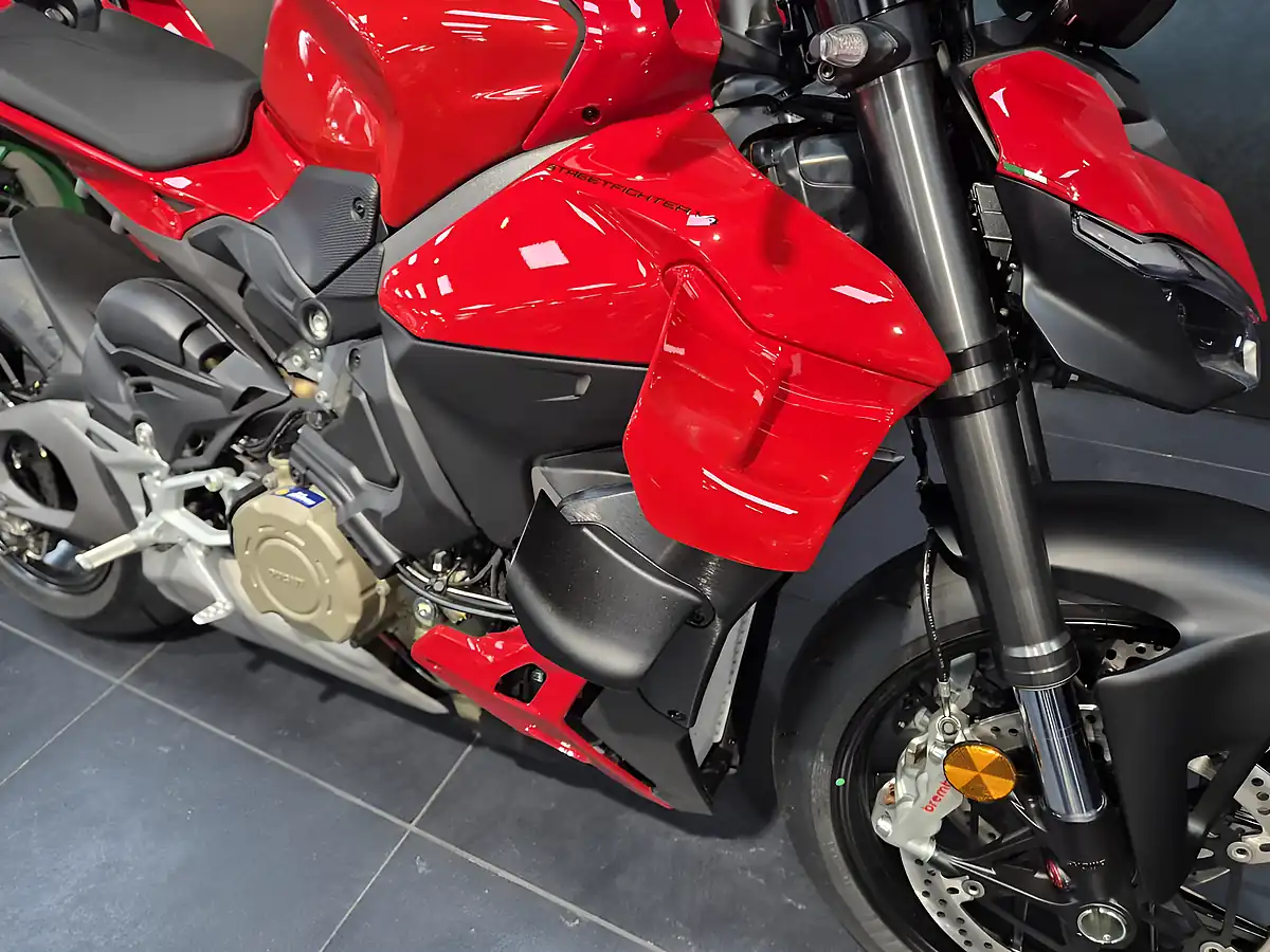 Used 2026 Ducati Streetfighter V4 - Interior and Exterior details 8