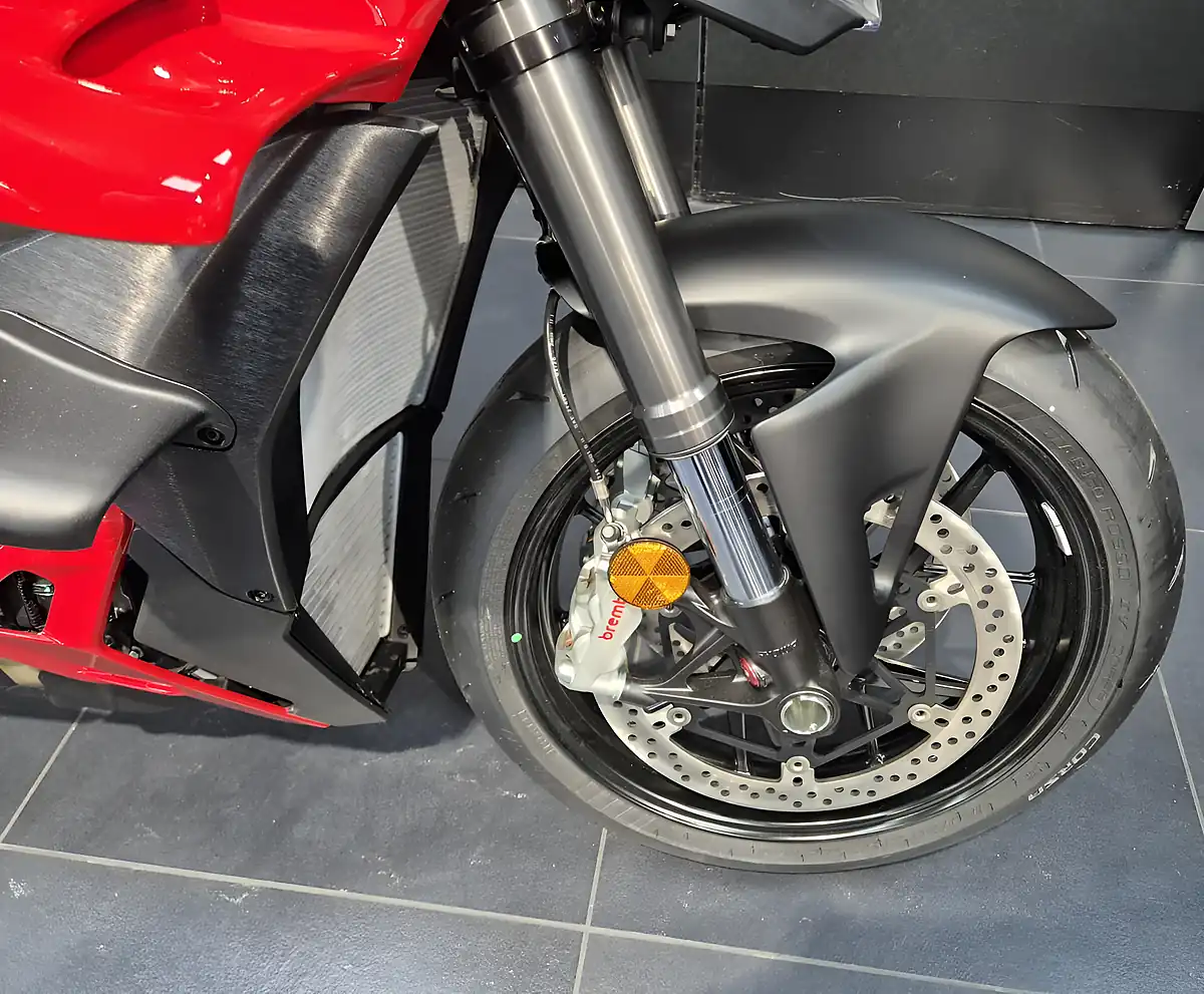 Used 2026 Ducati Streetfighter V4 - Interior and Exterior details 9