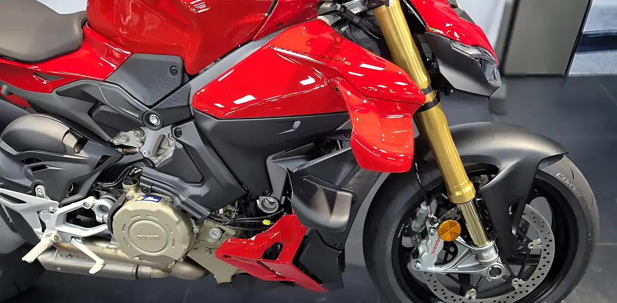 Used 2026 Ducati Streetfighter V4S - Interior and Exterior details 15
