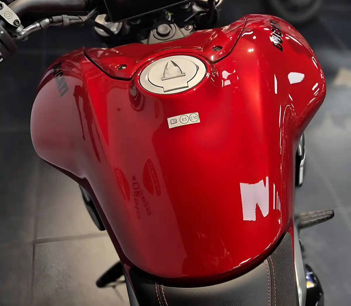 Used 2026 Ducati XDiavel Burning Red - Interior and Exterior details 12