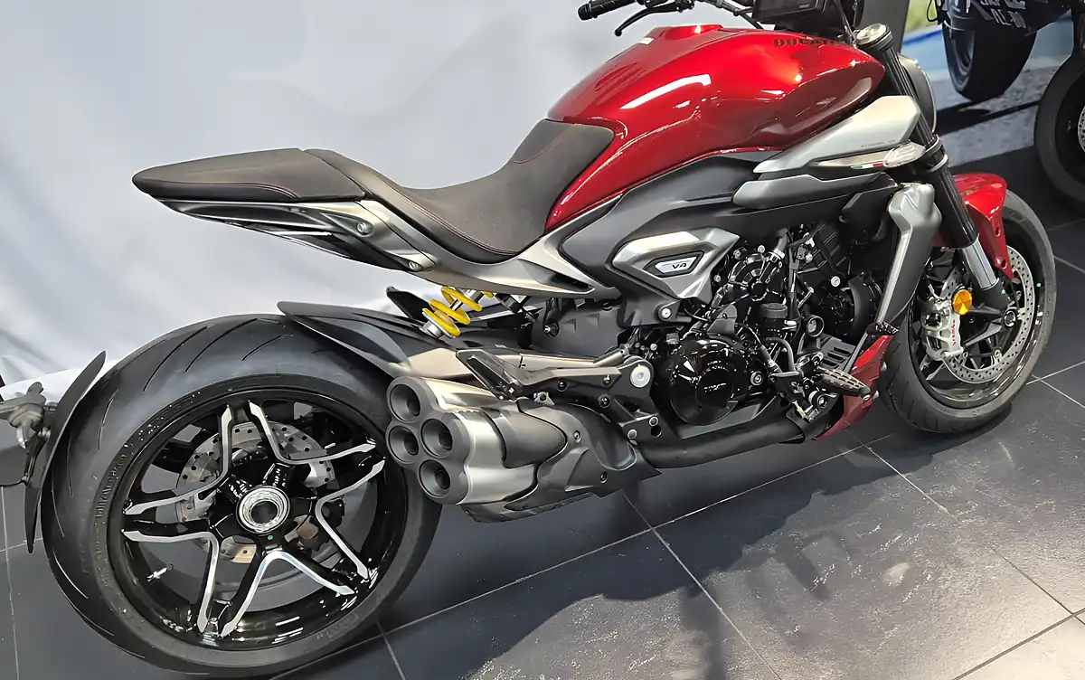 Used 2026 Ducati XDiavel Burning Red - Interior and Exterior details 2