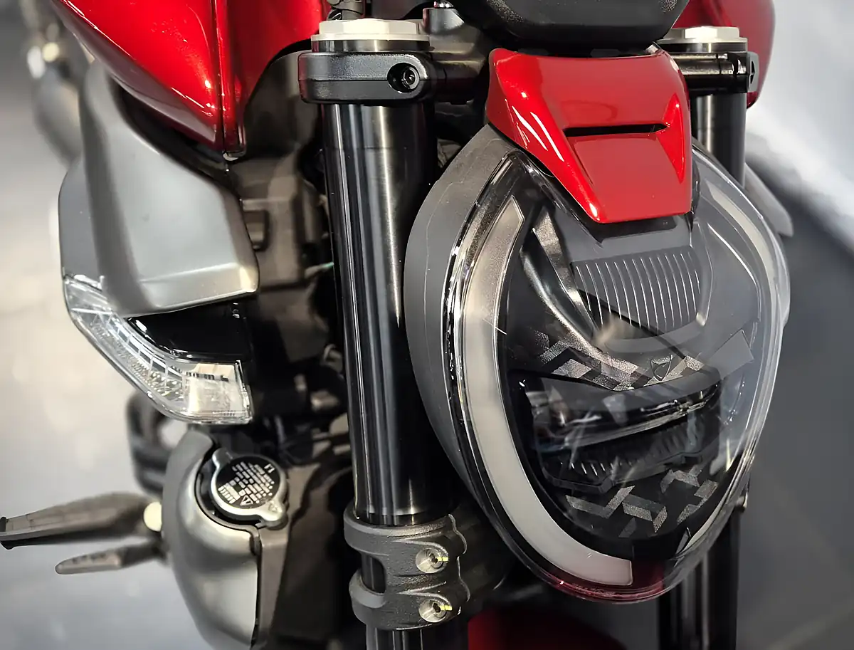 Used 2026 Ducati XDiavel Burning Red - Interior and Exterior details 8