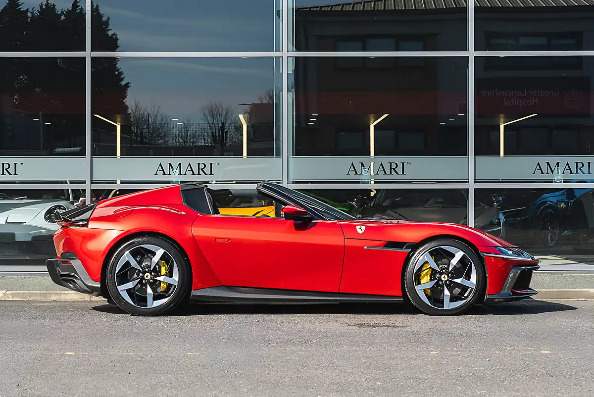 Used 2026 Ferrari 12Cilindri Spider Rosso Fuoco - Interior and Exterior details 5