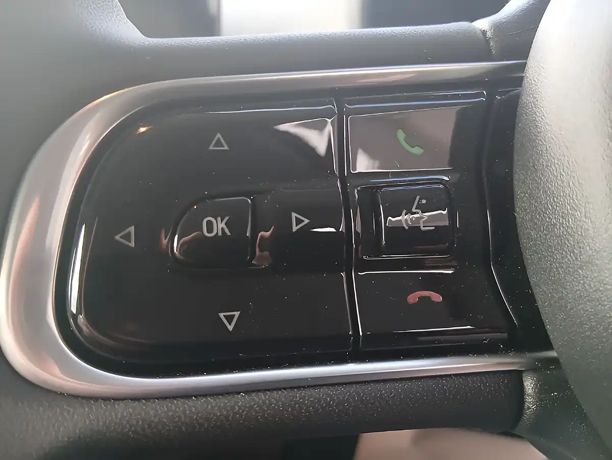 Used 2026 Fiat 500 Icon White - Interior and Exterior details 11