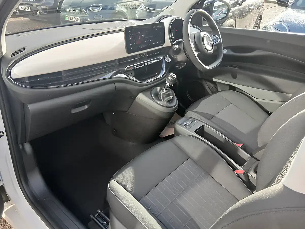 Used 2026 Fiat 500 Icon White - Interior and Exterior details 18