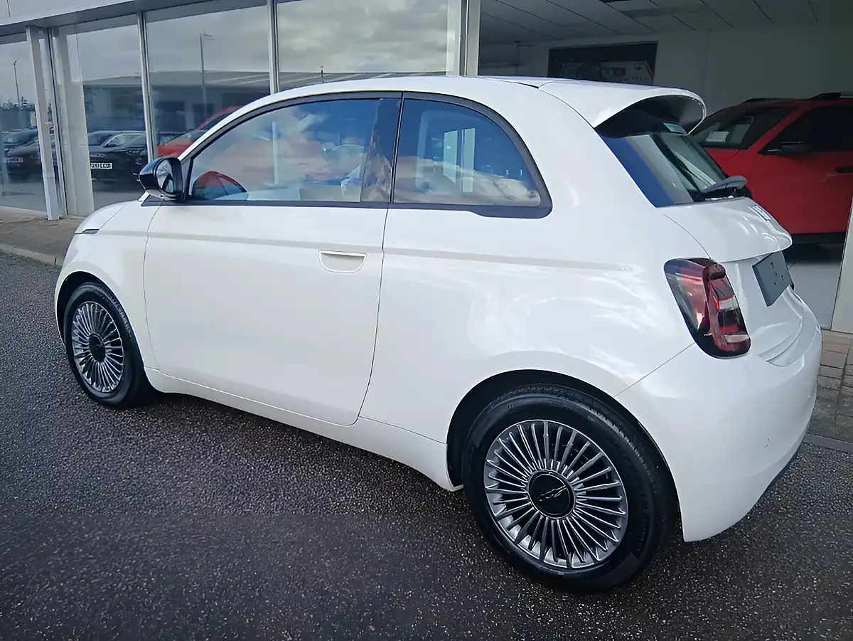 Used 2026 Fiat 500 Icon White - Interior and Exterior details 2
