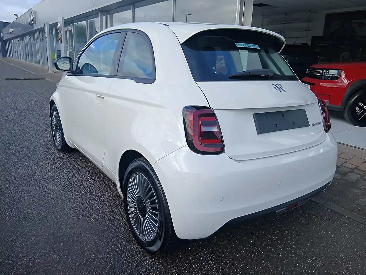 Used 2026 Fiat 500 Icon White - Interior and Exterior details 3