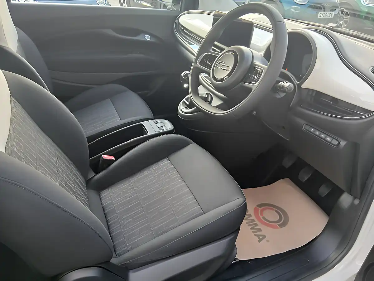 Used 2026 Fiat 500 Icon White - Interior and Exterior details 9