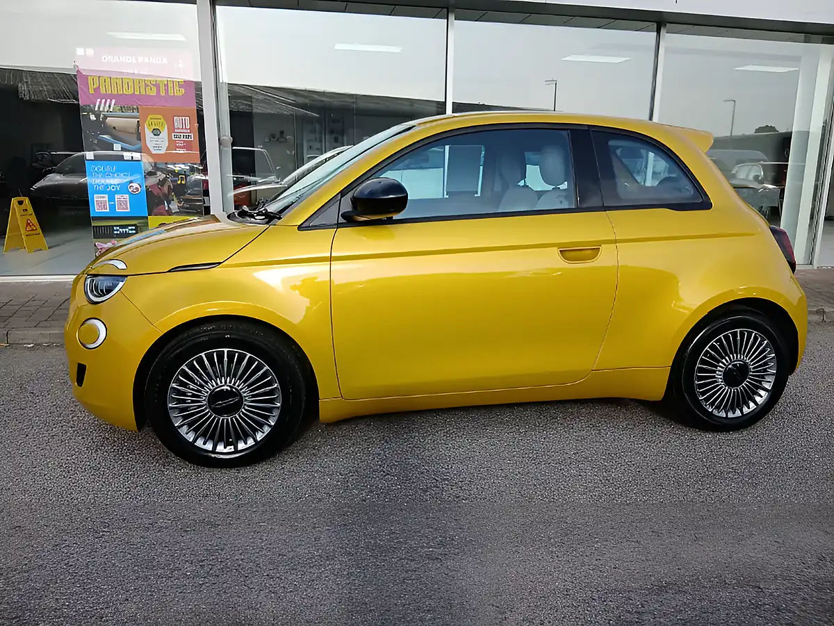 Used 2026 Fiat 500 Icon Yellow - Interior and Exterior details 3