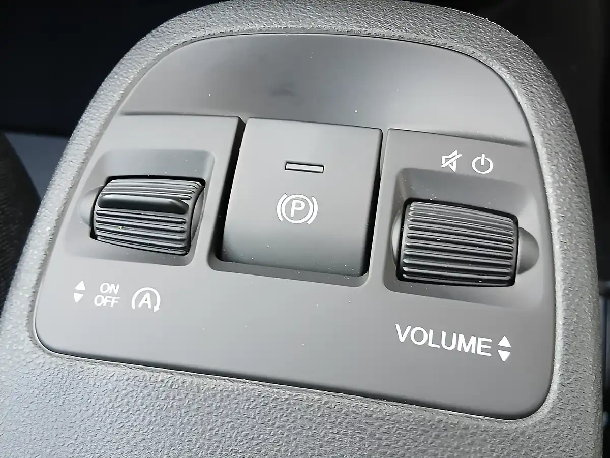 Used 2026 Fiat 500 Icon Yellow - Interior and Exterior details 4