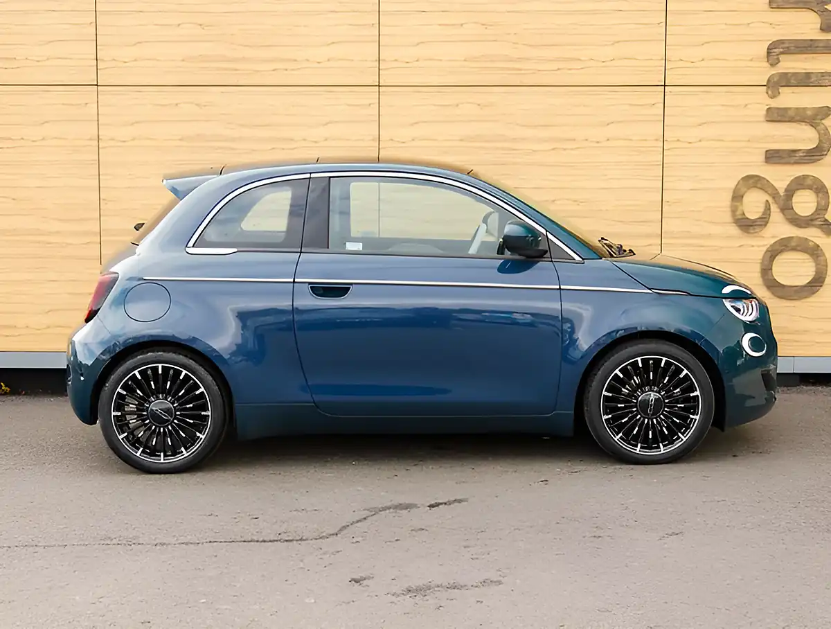 Used 2026 Fiat 500e La Prima Ocean Green - Interior and Exterior details 9