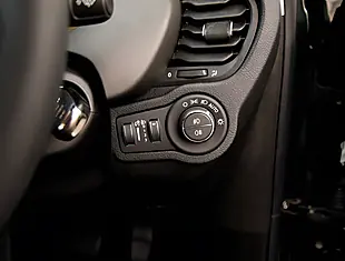 Used 2026 Fiat 500X Cross Techno Green - Interior and Exterior details 10