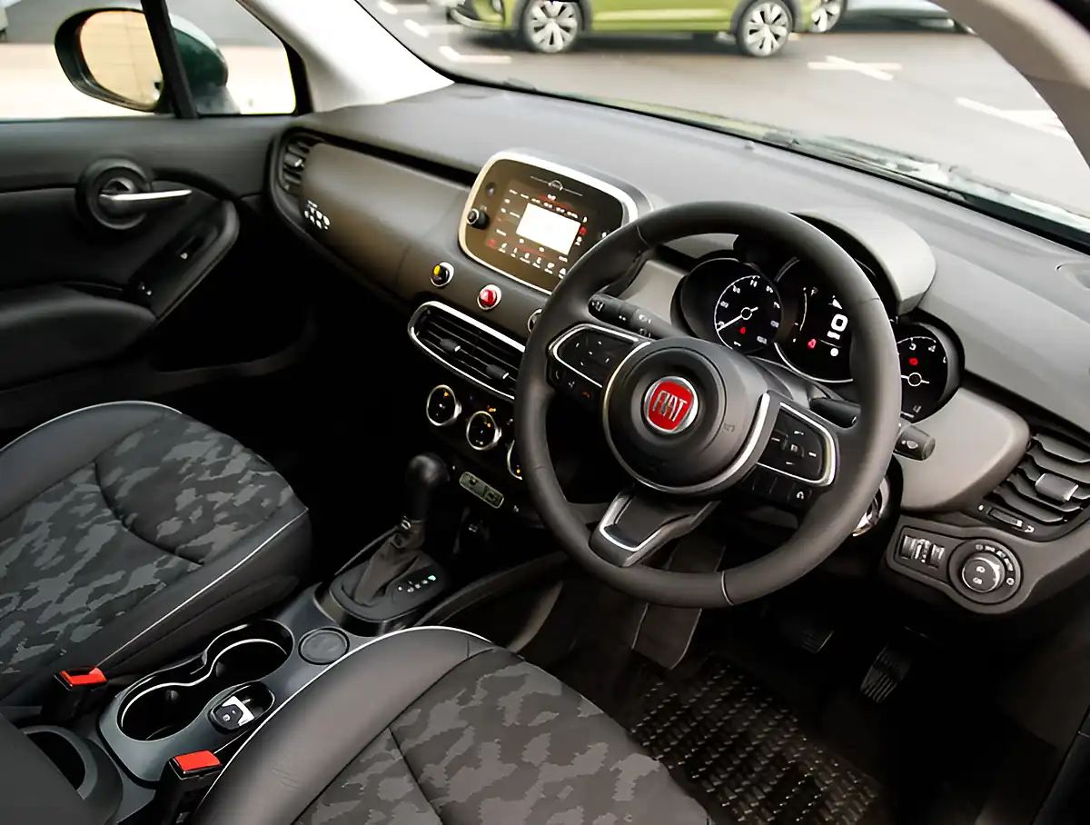 Used 2026 Fiat 500X Cross Techno Green - Interior and Exterior details 4