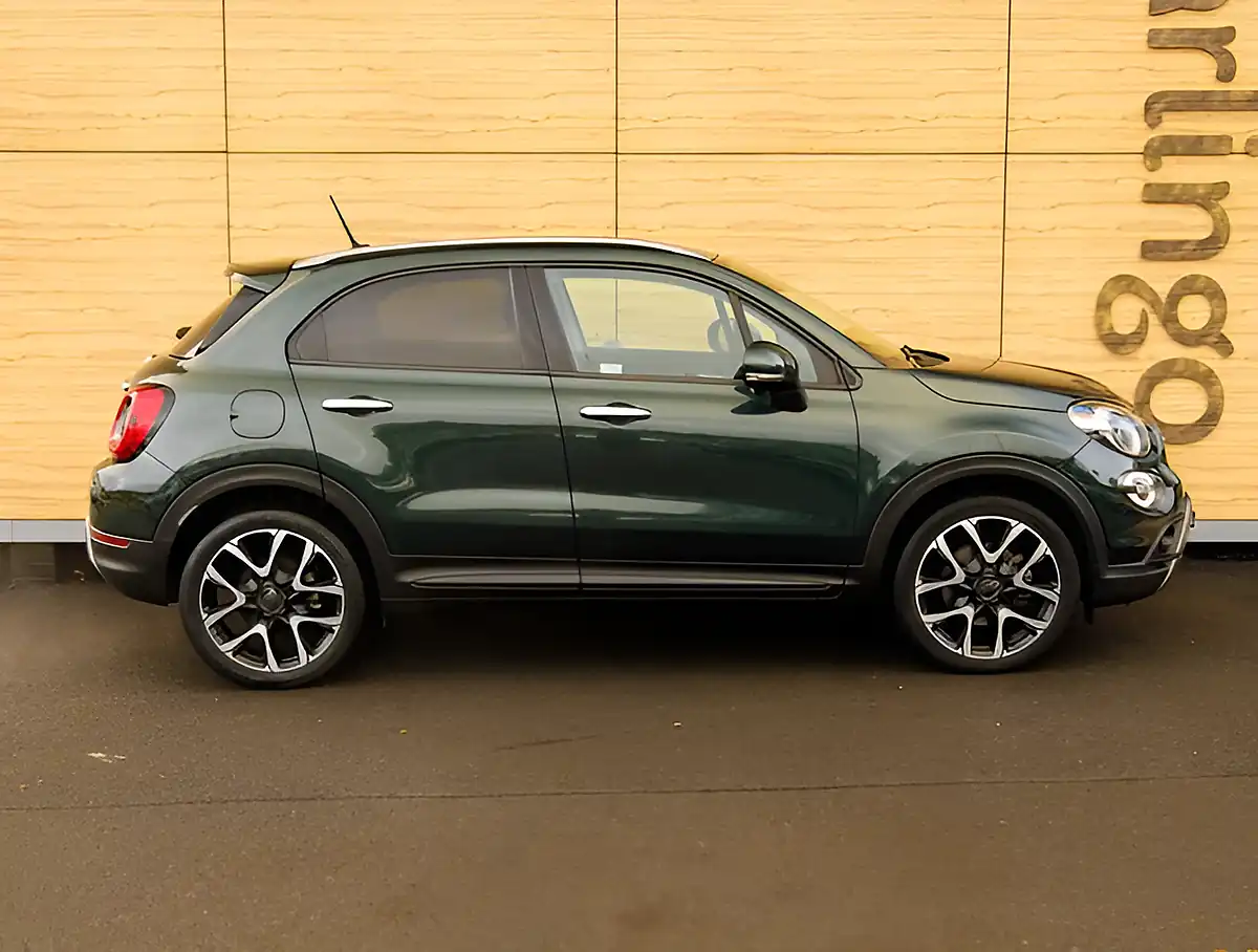 Used 2026 Fiat 500X Cross Techno Green - Interior and Exterior details 8
