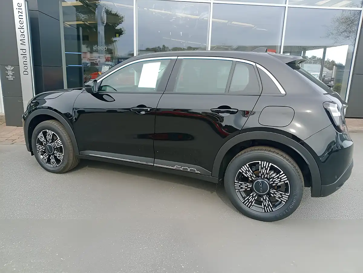 Used 2026 Fiat 600 Black - Interior and Exterior details 5