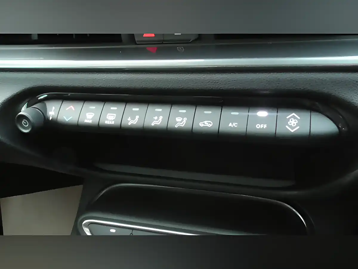 Used 2026 Fiat 600 Black - Interior and Exterior details 17