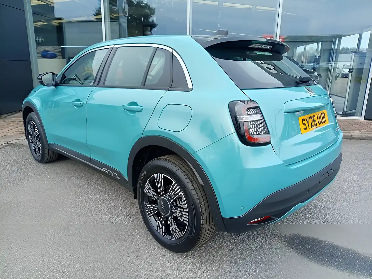 Used 2026 Fiat 600 Blue - Interior and Exterior details 3