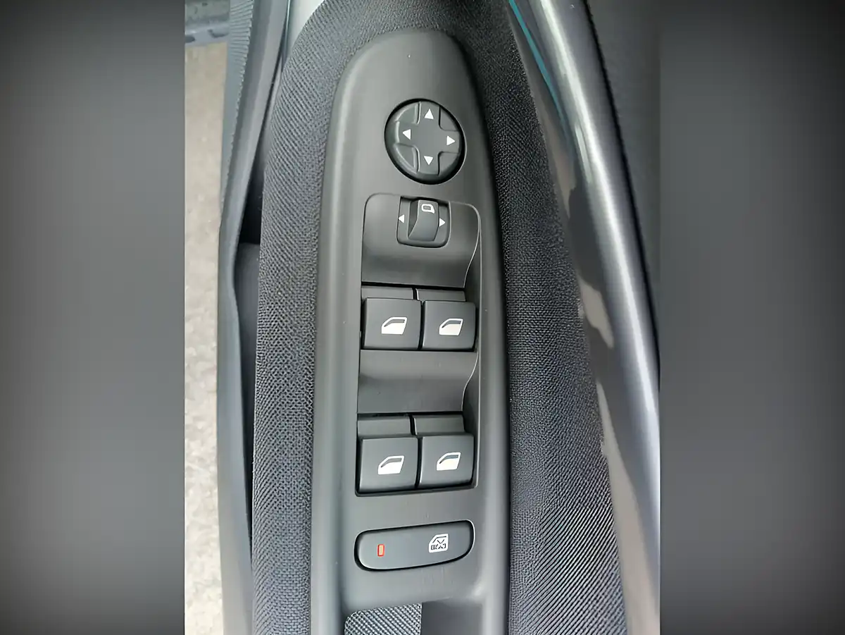 Used 2026 Fiat 600 Green - Interior and Exterior details 19