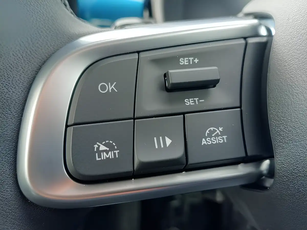 Used 2026 Fiat 600 Green - Interior and Exterior details 10