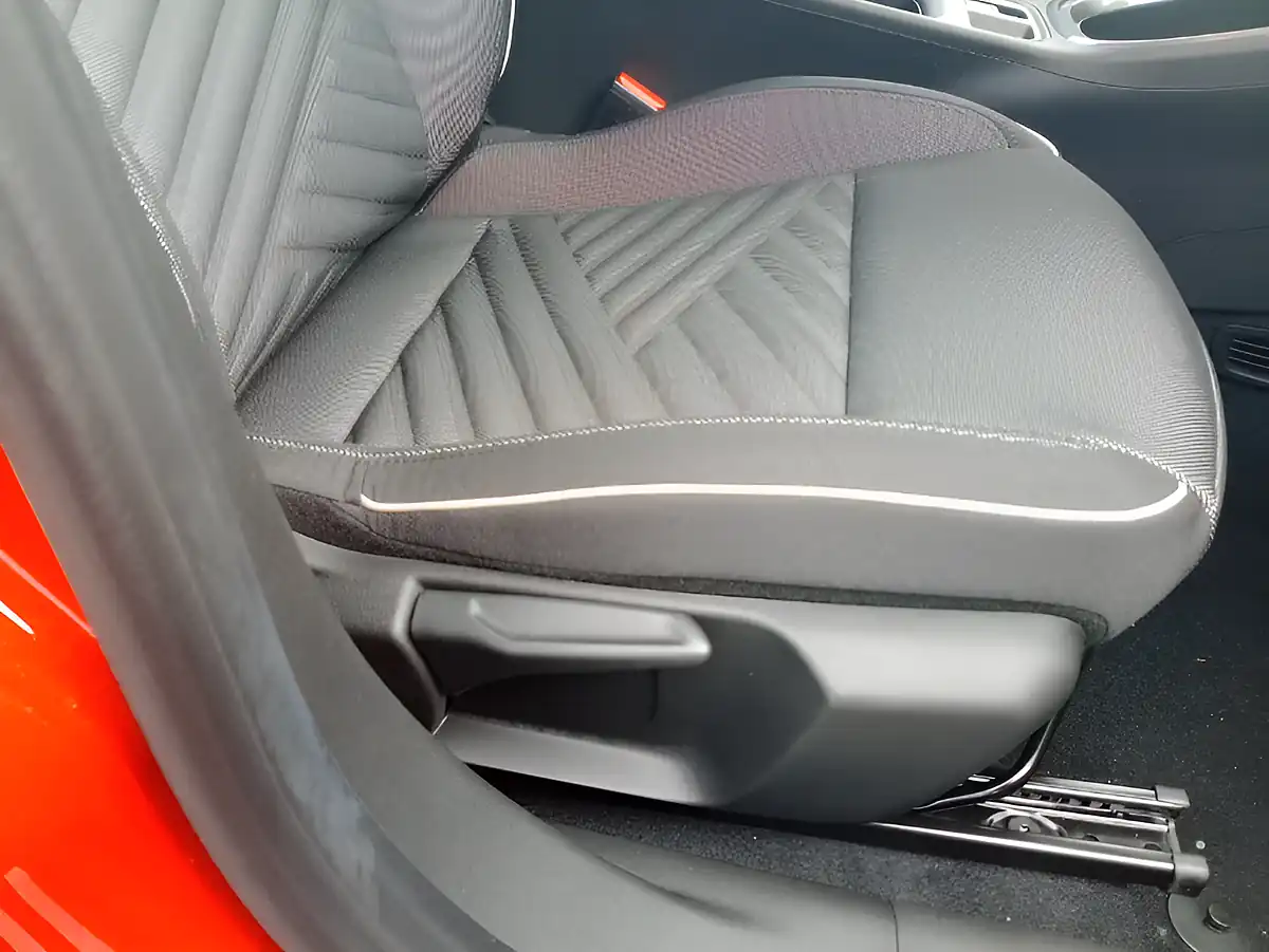 Used 2026 Fiat 600 Icon Red - Interior and Exterior details 12