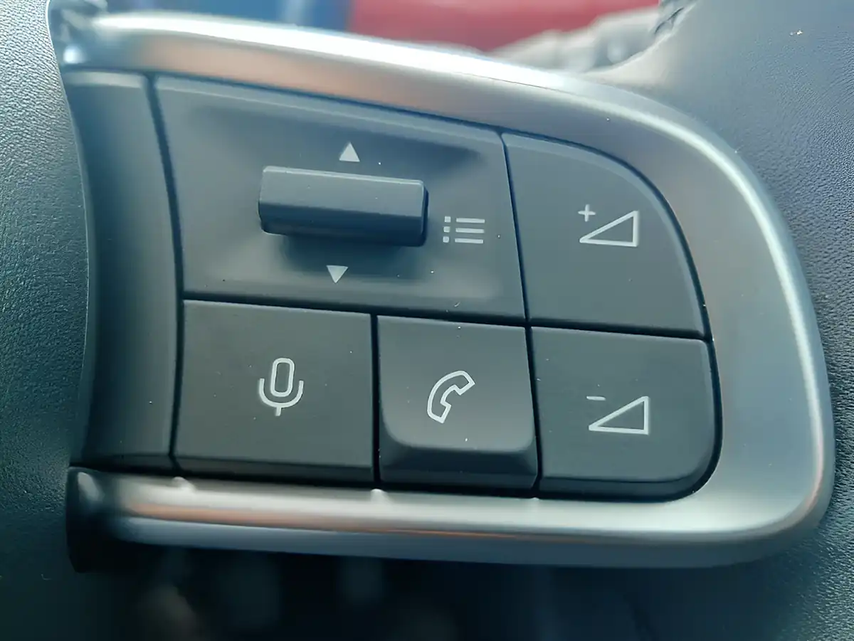 Used 2026 Fiat 600 Icon Red - Interior and Exterior details 13