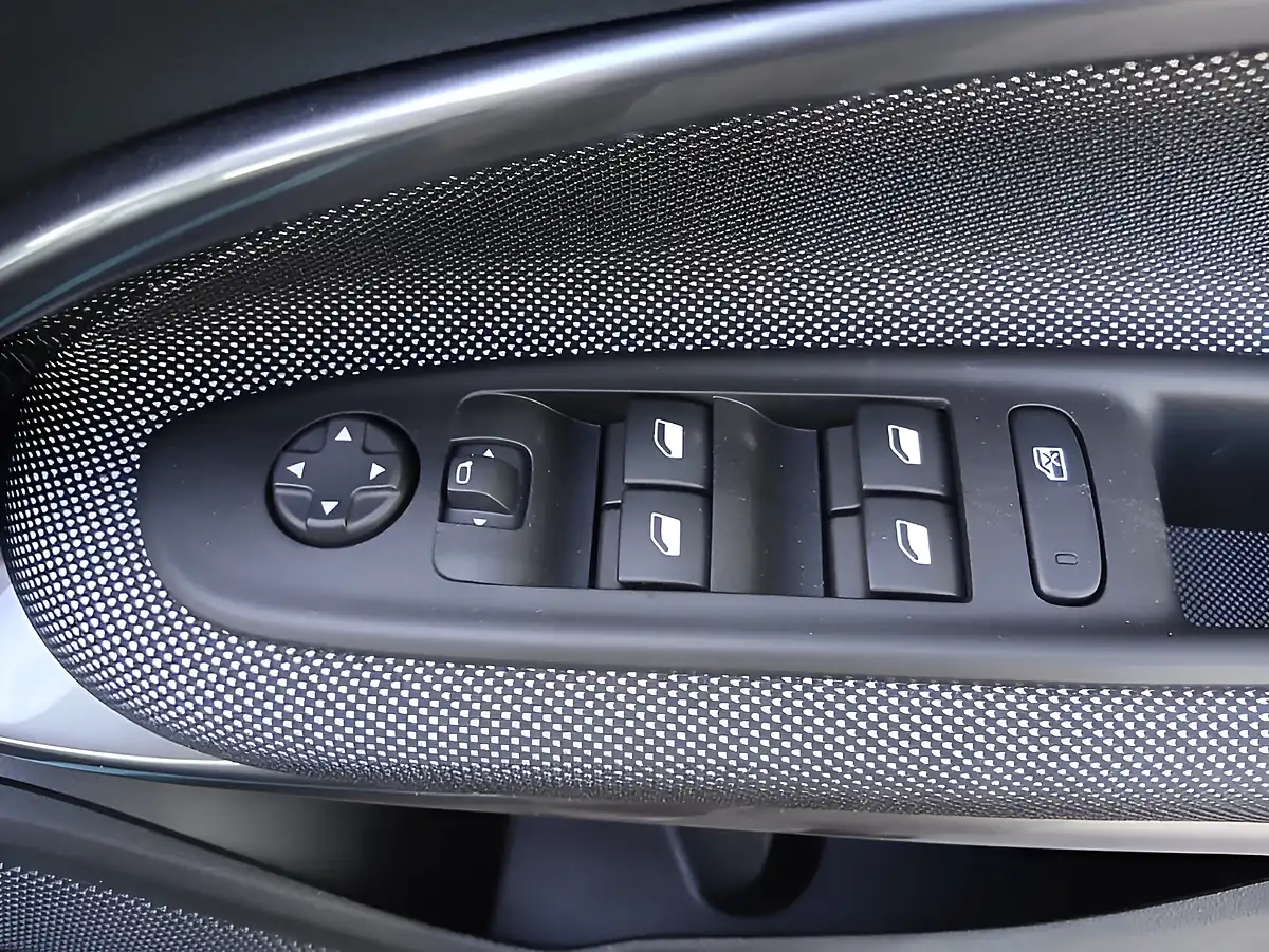 Used 2026 Fiat 600 Icon Sky Blue - Interior and Exterior details 12
