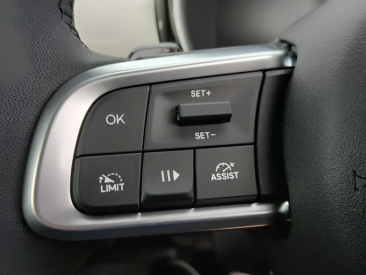 Used 2026 Fiat 600 Icon White - Interior and Exterior details 11