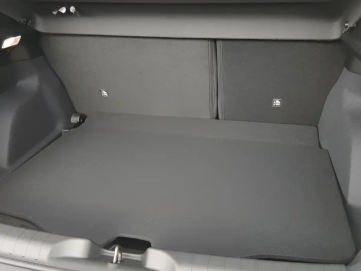 Used 2026 Fiat 600 Icon White - Interior and Exterior details 8